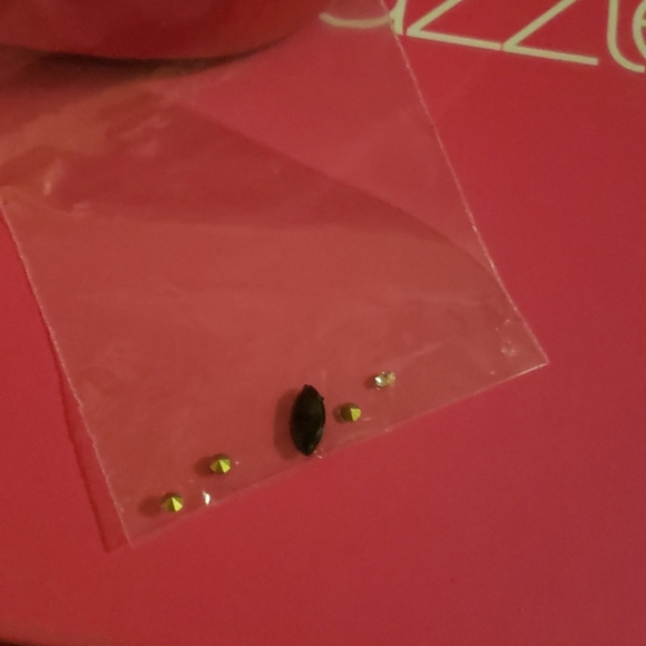 NIB red SHOW STOPPING  Stilletos - Picture 3 of 3